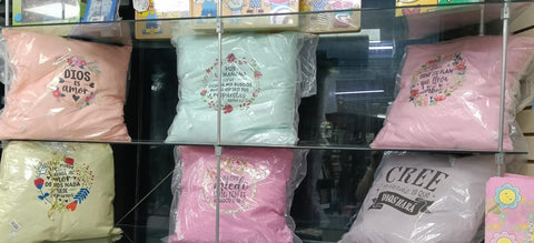 Cojín con diferentes textos bíblicos