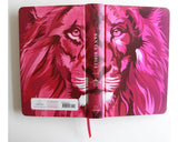 Biblia Reina Valera 1960 León de Judá rosada Tapa dura