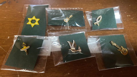 pin con hermosos y diferentes diseños