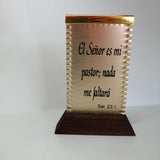 Placa chica con base de madera 4 textos